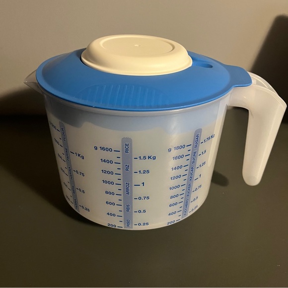 Tupperware measuring cup NWOT - Picture 3 of 3
